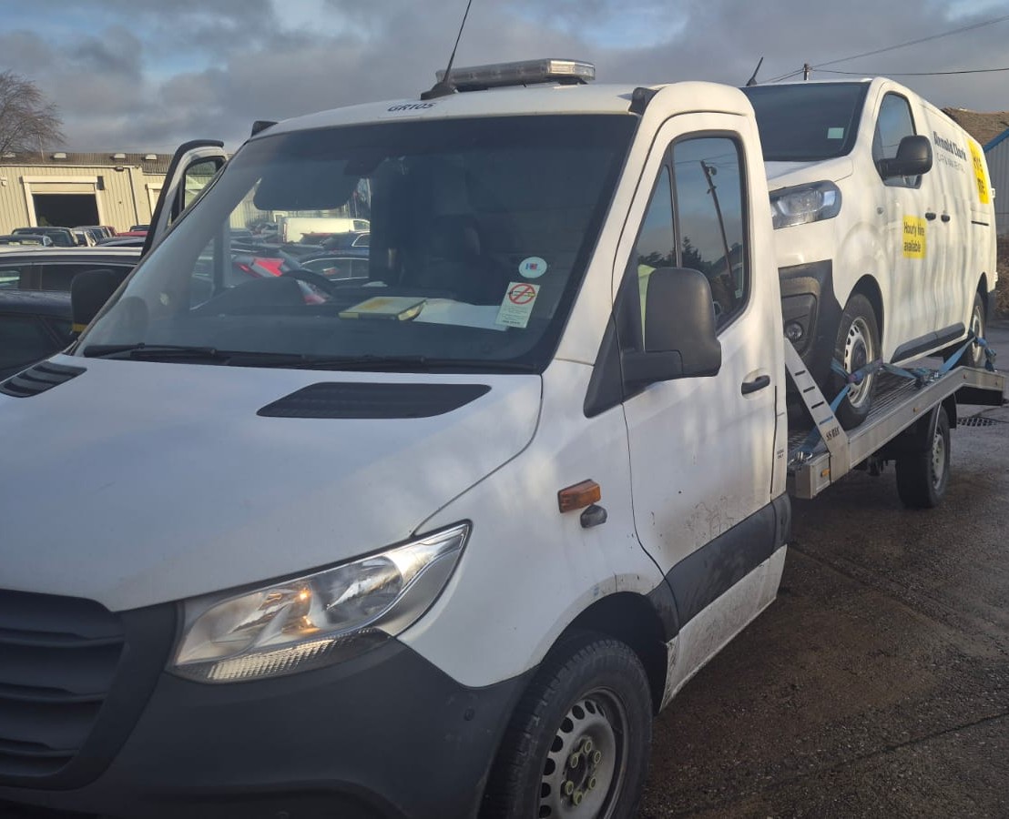 Fast FR8 Mercedes Sprinter flatbed PF20 LHH Oldham